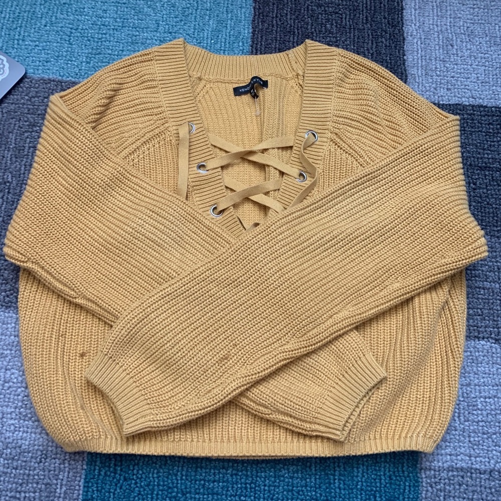 Yellow Kendall&Kylie baggy sweater